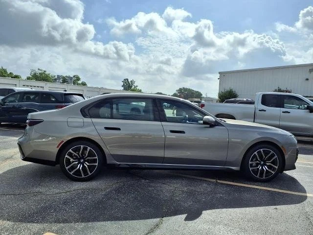 2025 BMW G70 7 Series - Image 7 of 12