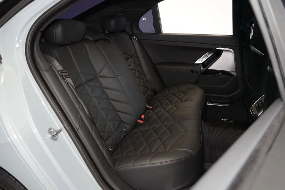 2025 BMW G70 7 Series - Image 20 of 20
