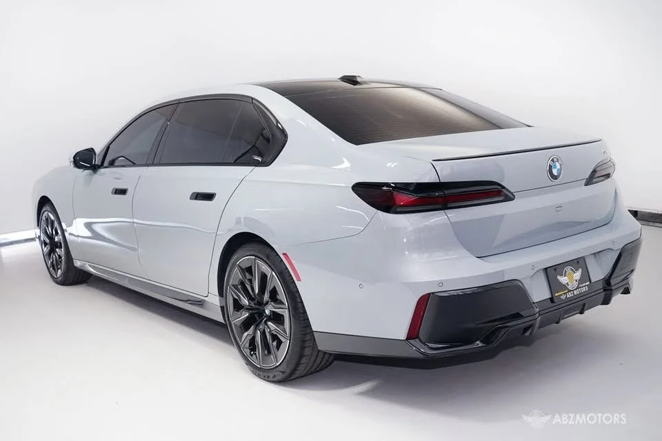 2025 BMW G70 7 Series - Image 6 of 20