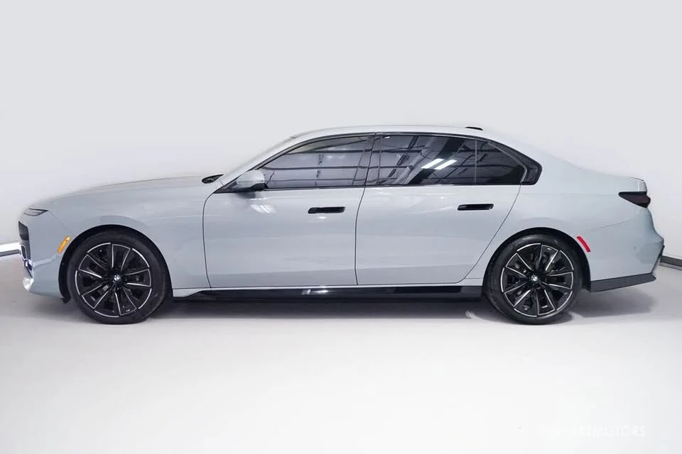 2025 BMW G70 7 Series - Image 4 of 20