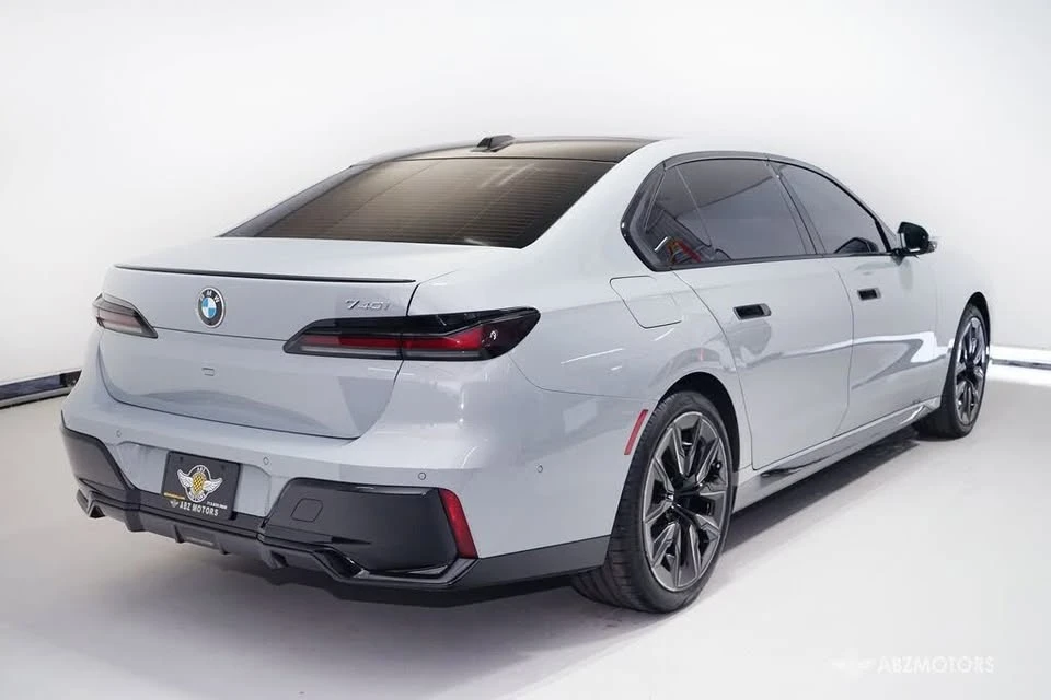 2025 BMW G70 7 Series - Image 5 of 20