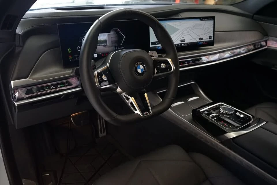 2025 BMW G70 7 Series - Image 7 of 20