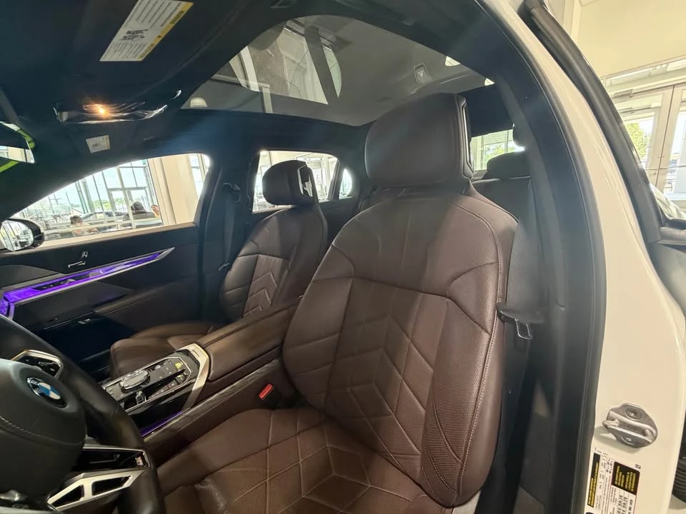 2025 BMW G70 7 Series - Image 4 of 8