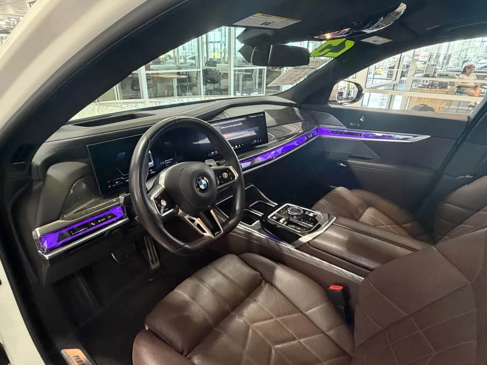 2025 BMW G70 7 Series - Image 5 of 8