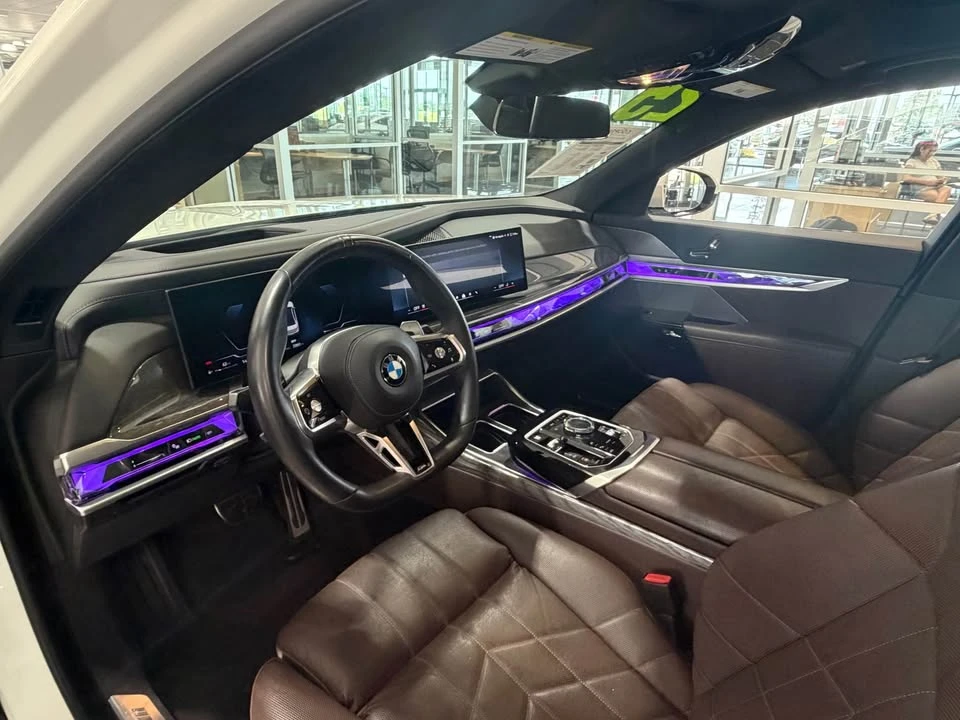 2025 BMW G70 7 Series - Image 6 of 8
