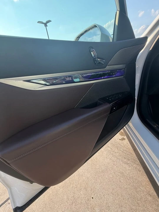 2025 BMW G70 7 Series - Image 7 of 10