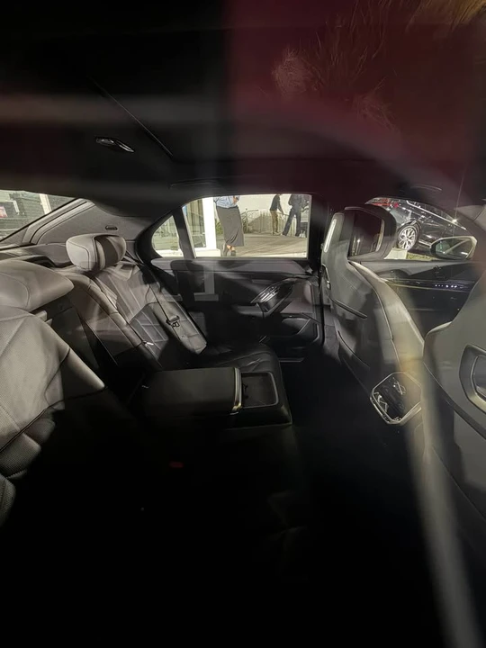 2025 BMW G70 7 Series - Image 4 of 8