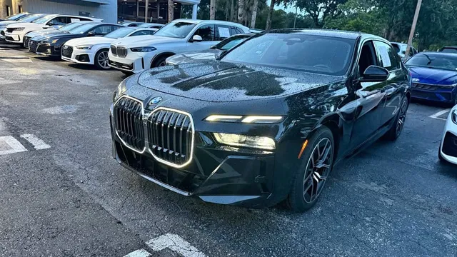 2025 BMW 7 Series 740i Sedan 4D