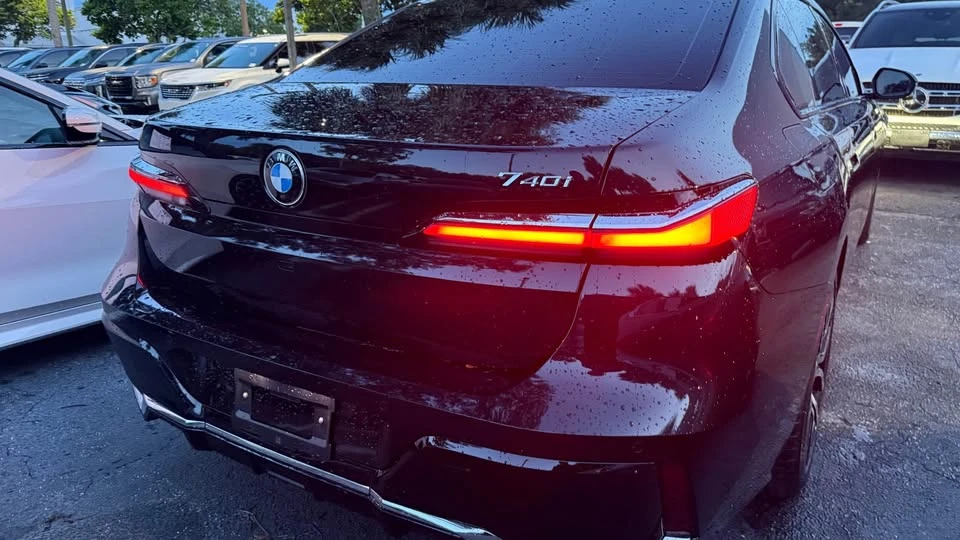 2025 BMW G70 7 Series - Image 4 of 11