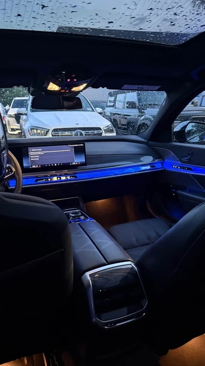 2025 BMW G70 7 Series - Image 8 of 11