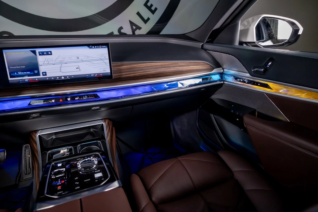 2025 BMW G70 7 Series - Image 8 of 12