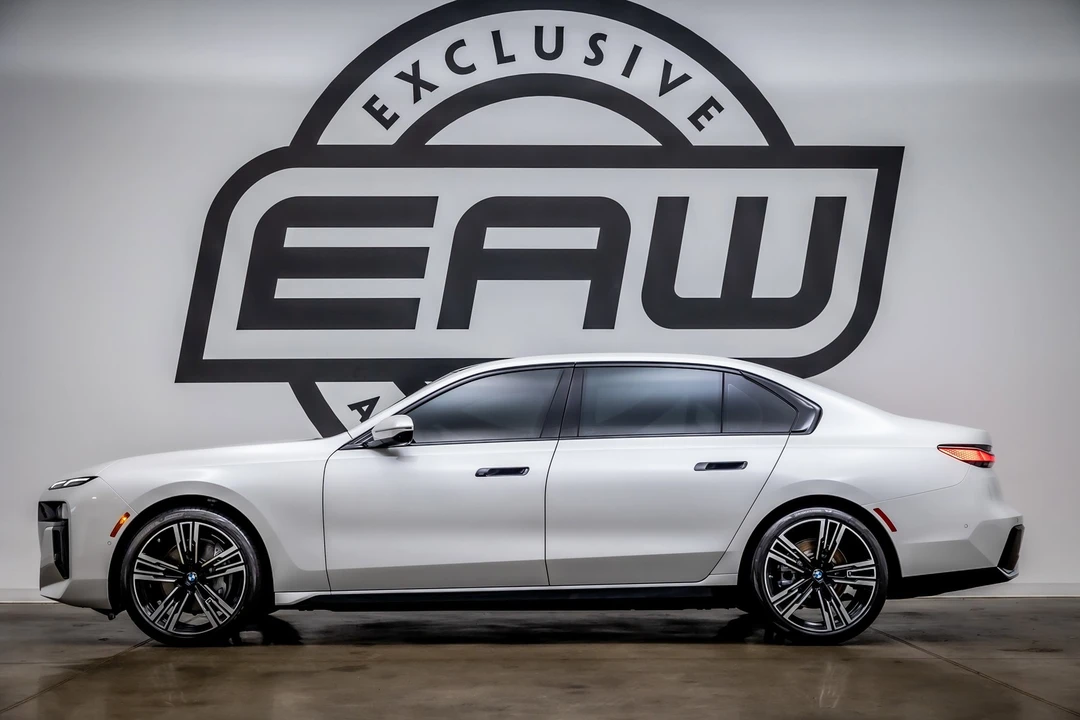 2025 BMW G70 7 Series - Image 6 of 12
