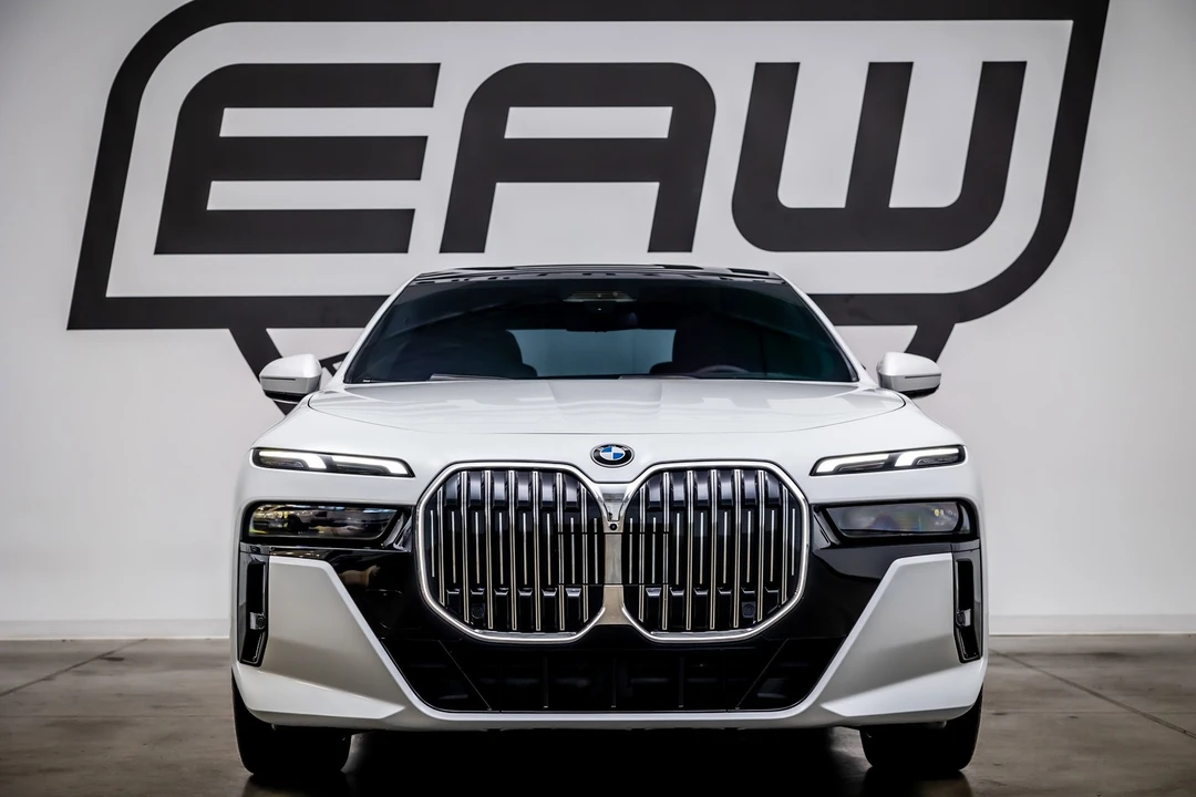 2025 BMW G70 7 Series - Image 3 of 12
