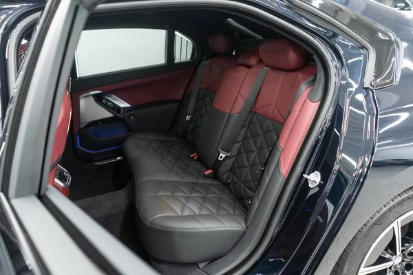 2025 BMW G70 7 Series - Image 18 of 21