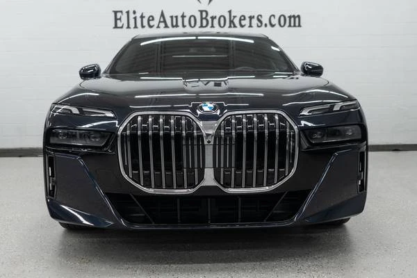2025 BMW G70 7 Series - Image 3 of 21