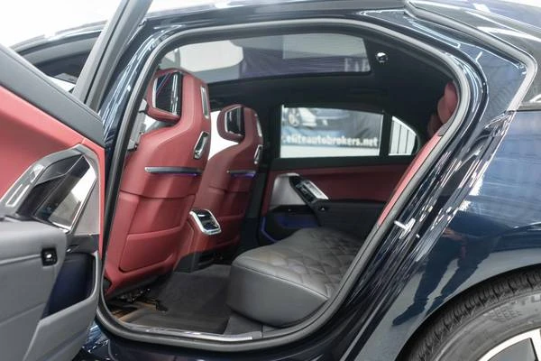 2025 BMW G70 7 Series - Image 19 of 21