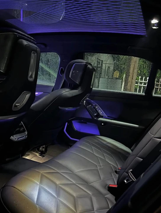 2025 BMW G70 7 Series - Image 3 of 3