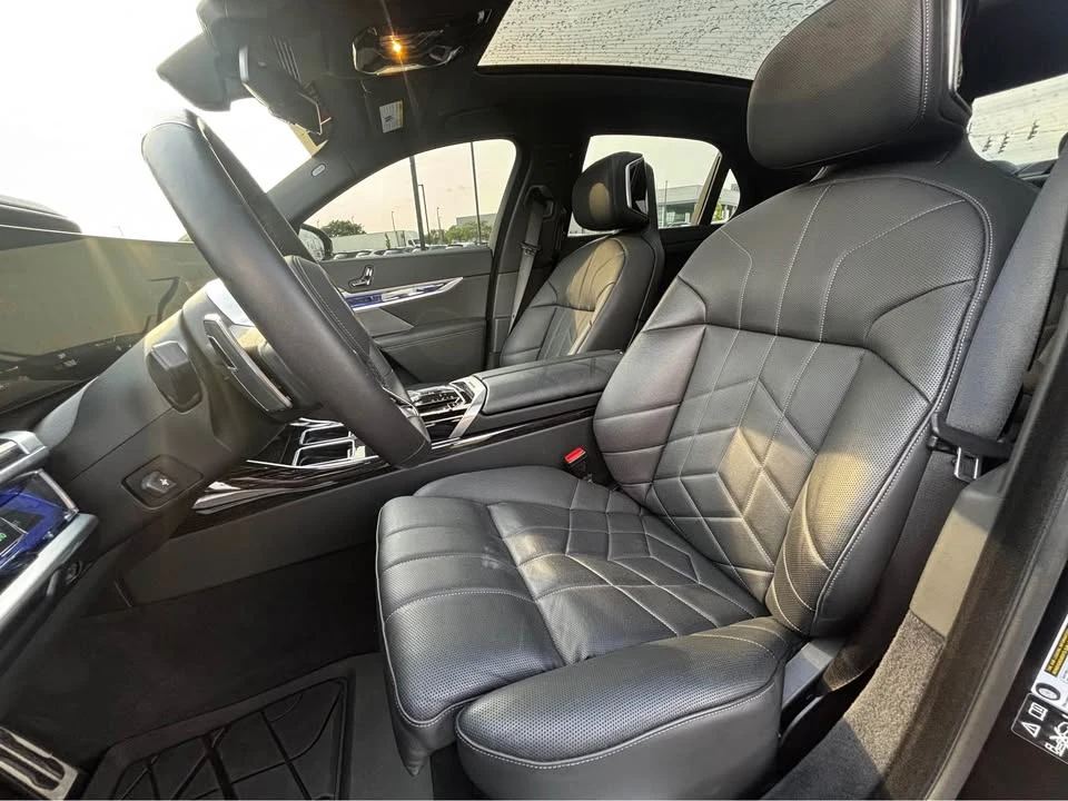 2025 BMW G70 7 Series - Image 5 of 9