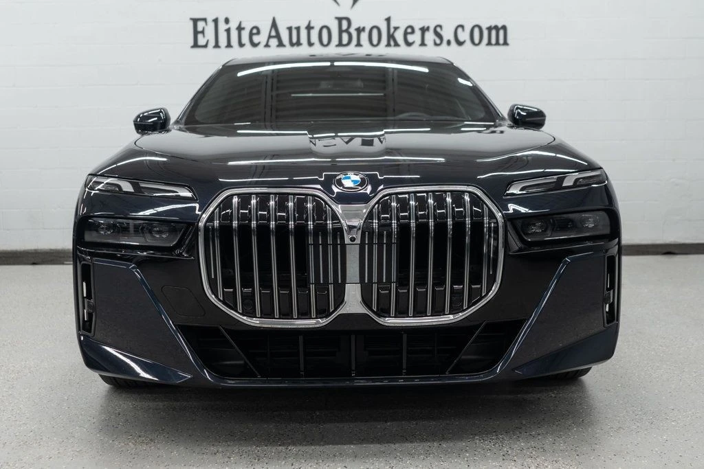 2025 BMW G70 7 Series - Image 3 of 12