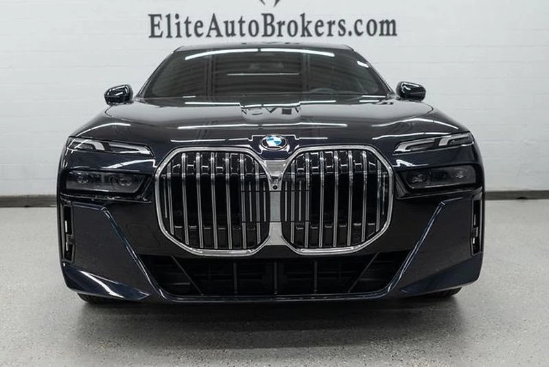 2025 BMW G70 7 Series - Image 3 of 12