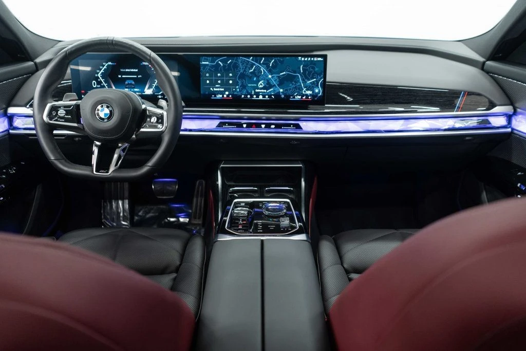 2025 BMW G70 7 Series - Image 8 of 12