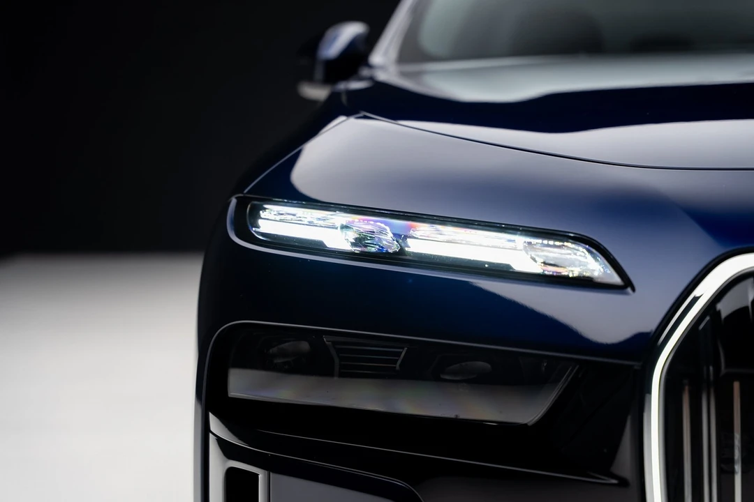 2025 BMW G70 7 Series - Image 8 of 12