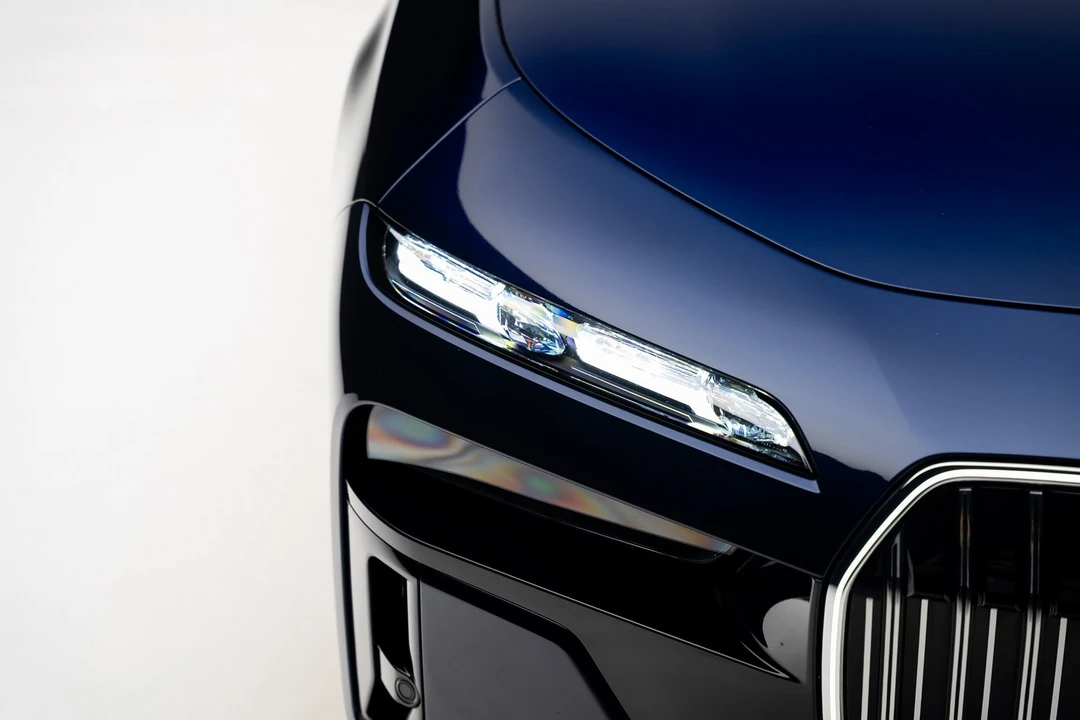 2025 BMW G70 7 Series - Image 11 of 12