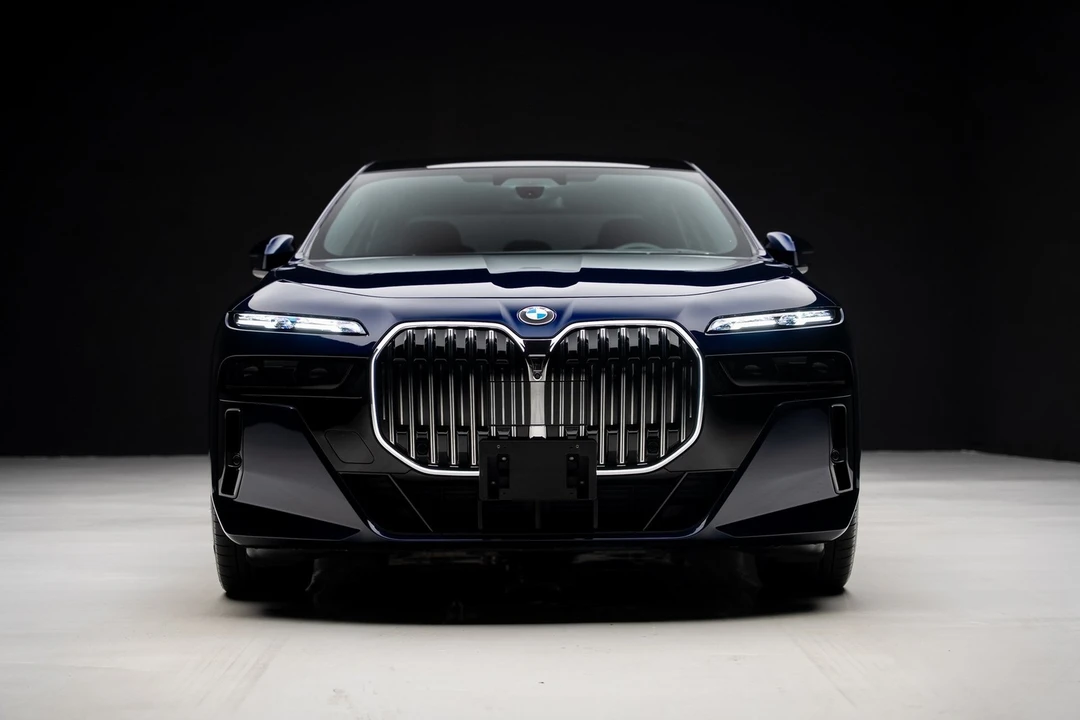2025 BMW G70 7 Series - Image 7 of 12