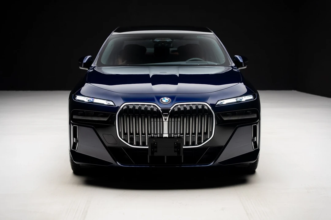 2025 BMW G70 7 Series - Image 6 of 12