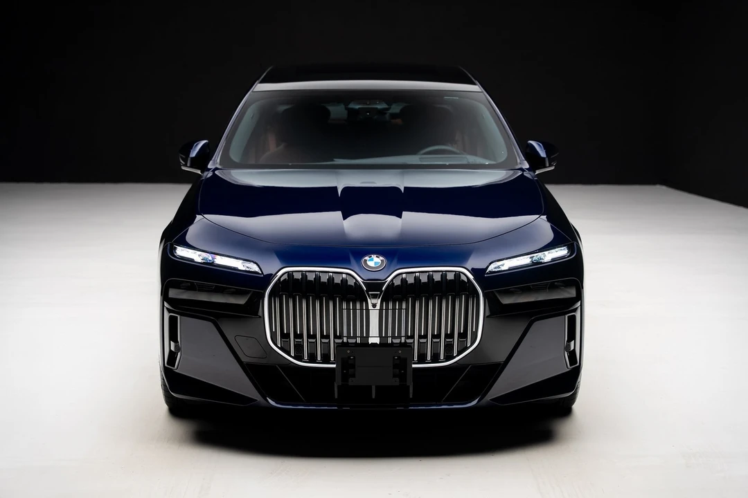 2025 BMW G70 7 Series - Image 5 of 12