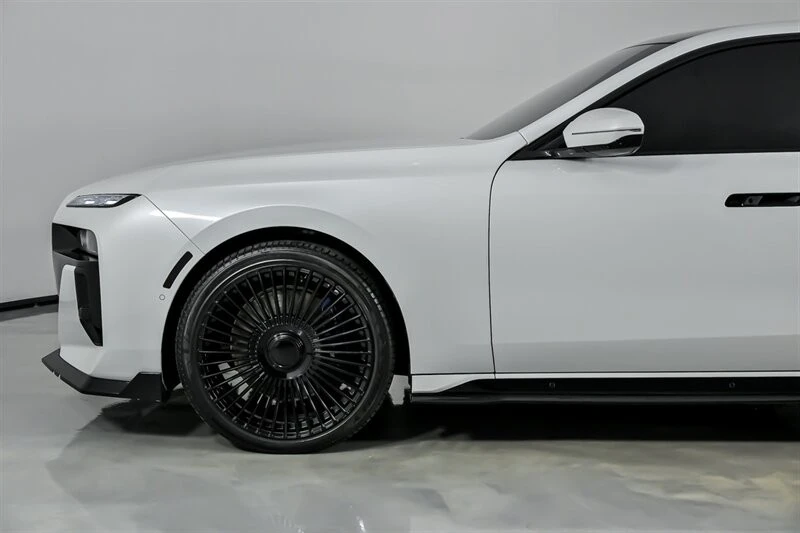2025 BMW G70 7 Series - Image 6 of 21