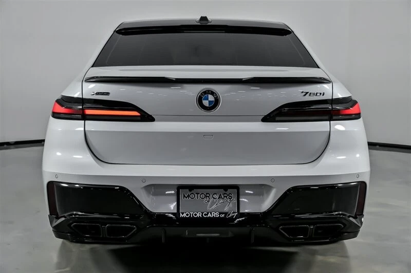 2025 BMW G70 7 Series - Image 10 of 21