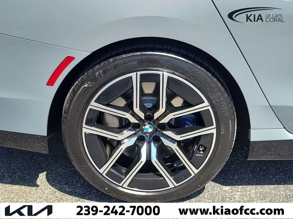 2025 BMW G70 7 Series - Image 9 of 20