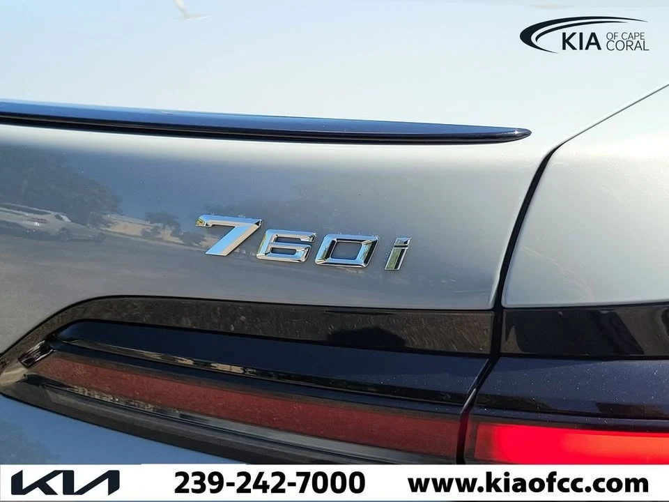 2025 BMW G70 7 Series - Image 10 of 20