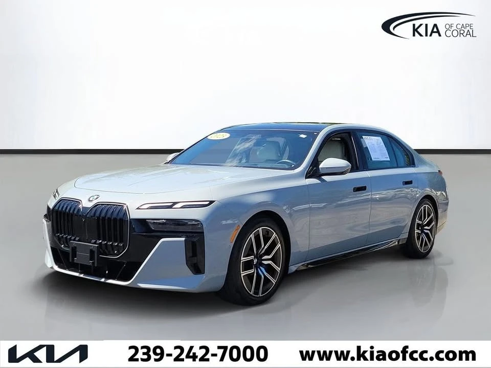 2025 BMW G70 7 Series - Image 3 of 20