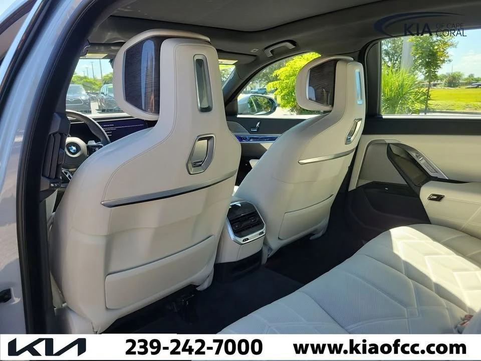 2025 BMW G70 7 Series - Image 15 of 20