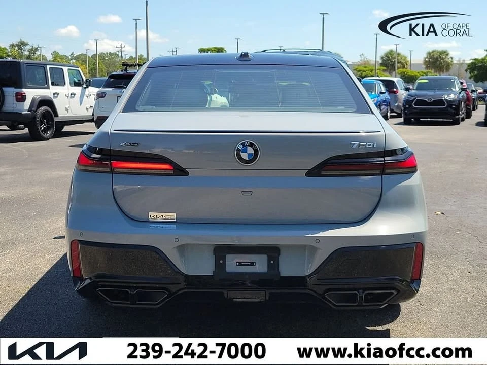 2025 BMW G70 7 Series - Image 5 of 20