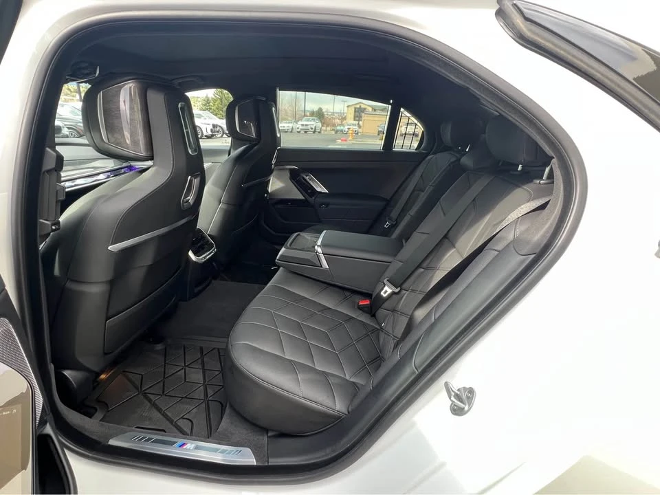 2025 BMW G70 7 Series - Image 7 of 10