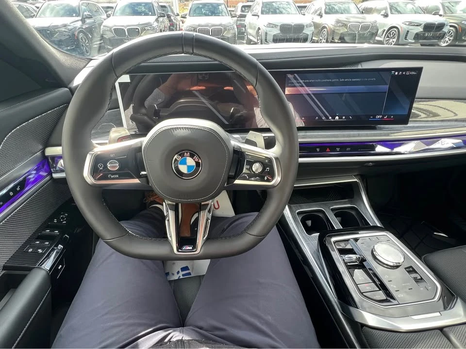 2025 BMW G70 7 Series - Image 5 of 10