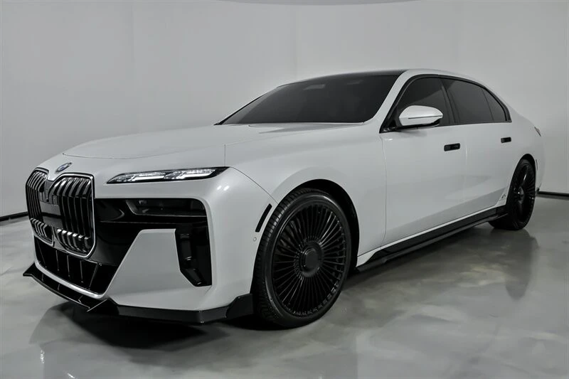 2025 BMW G70 7 Series - Image 5 of 21