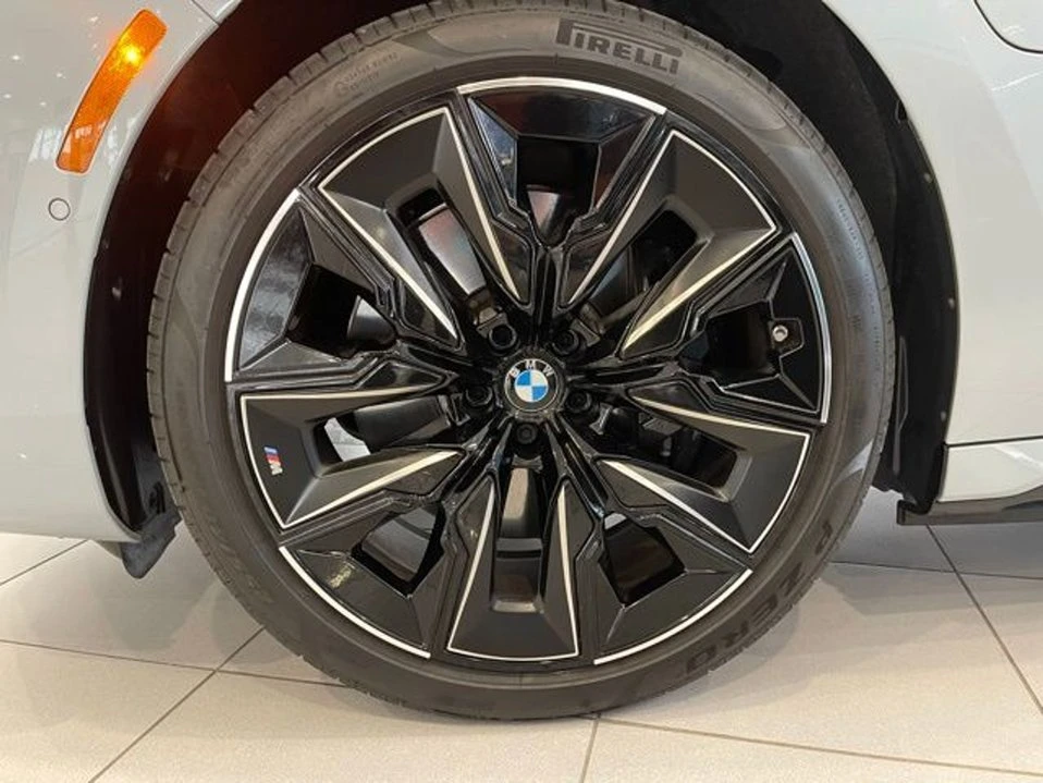 2025 BMW G70 7 Series - Image 5 of 20