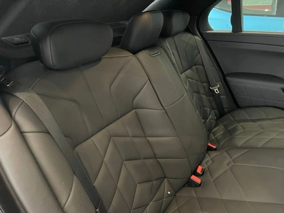 2025 BMW G70 7 Series - Image 15 of 20