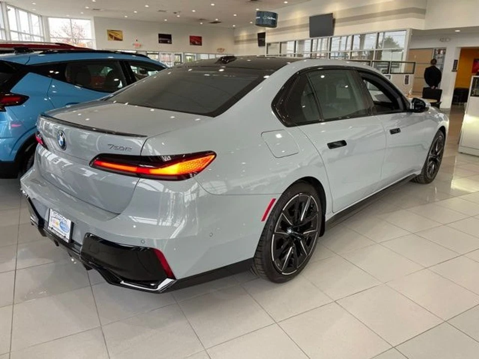 2025 BMW G70 7 Series - Image 10 of 20