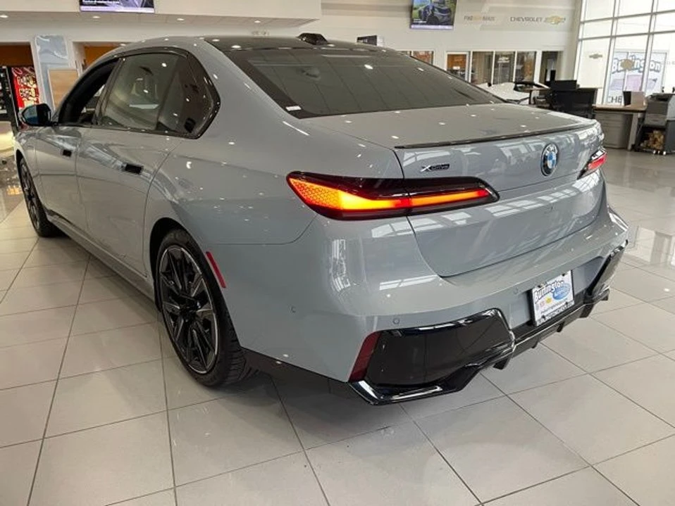 2025 BMW G70 7 Series - Image 7 of 20