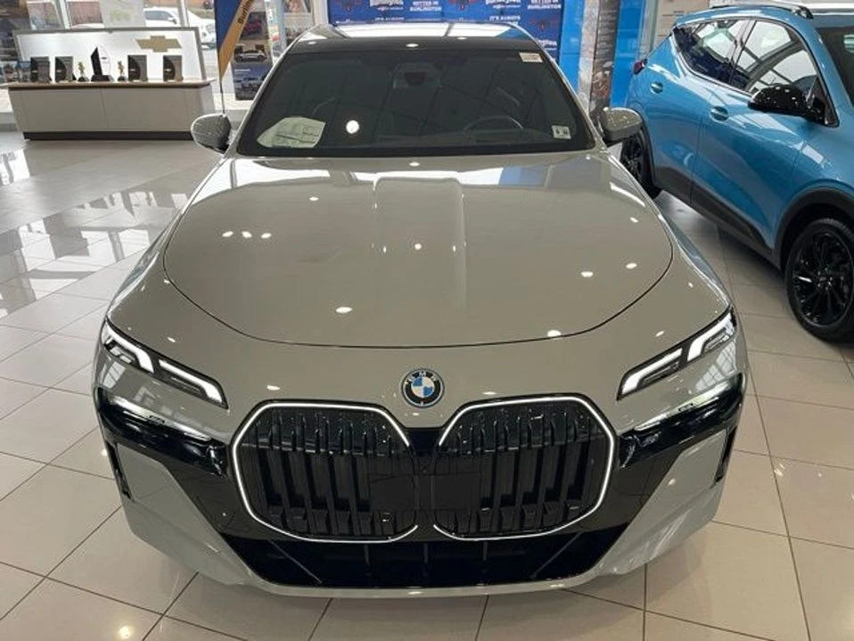 2025 BMW G70 7 Series - Image 2 of 20