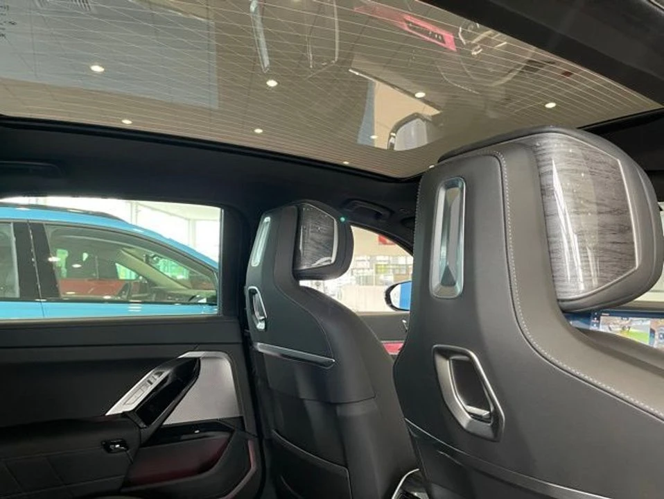 2025 BMW G70 7 Series - Image 16 of 20