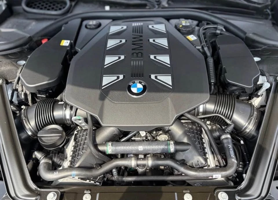 2025 BMW G70 7 Series - Image 5 of 8