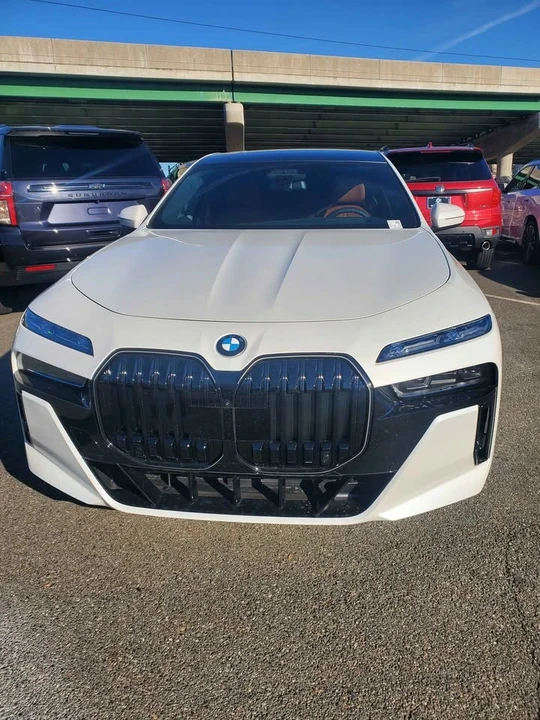 2025 BMW G70 7 Series - Image 3 of 18
