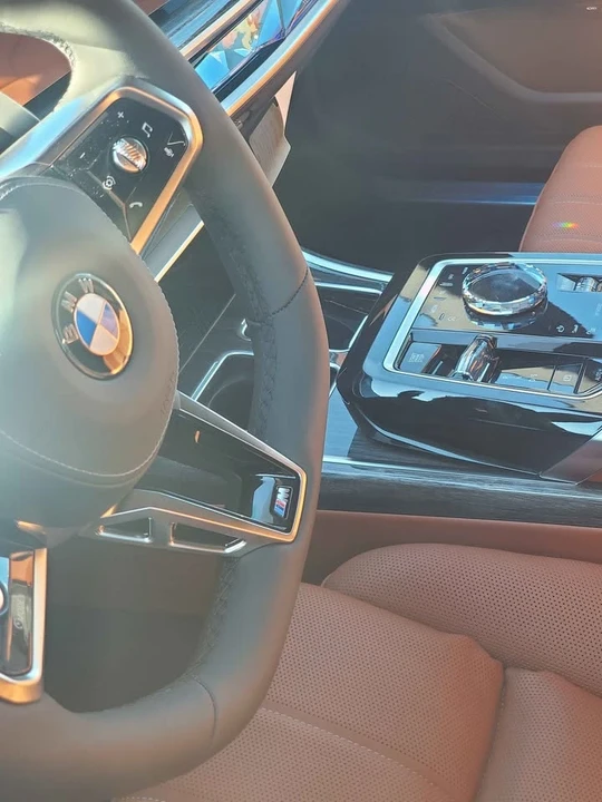 2025 BMW G70 7 Series - Image 15 of 18