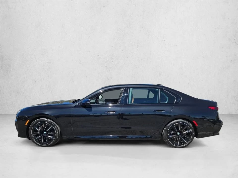 2025 BMW G70 7 Series - Image 9 of 20